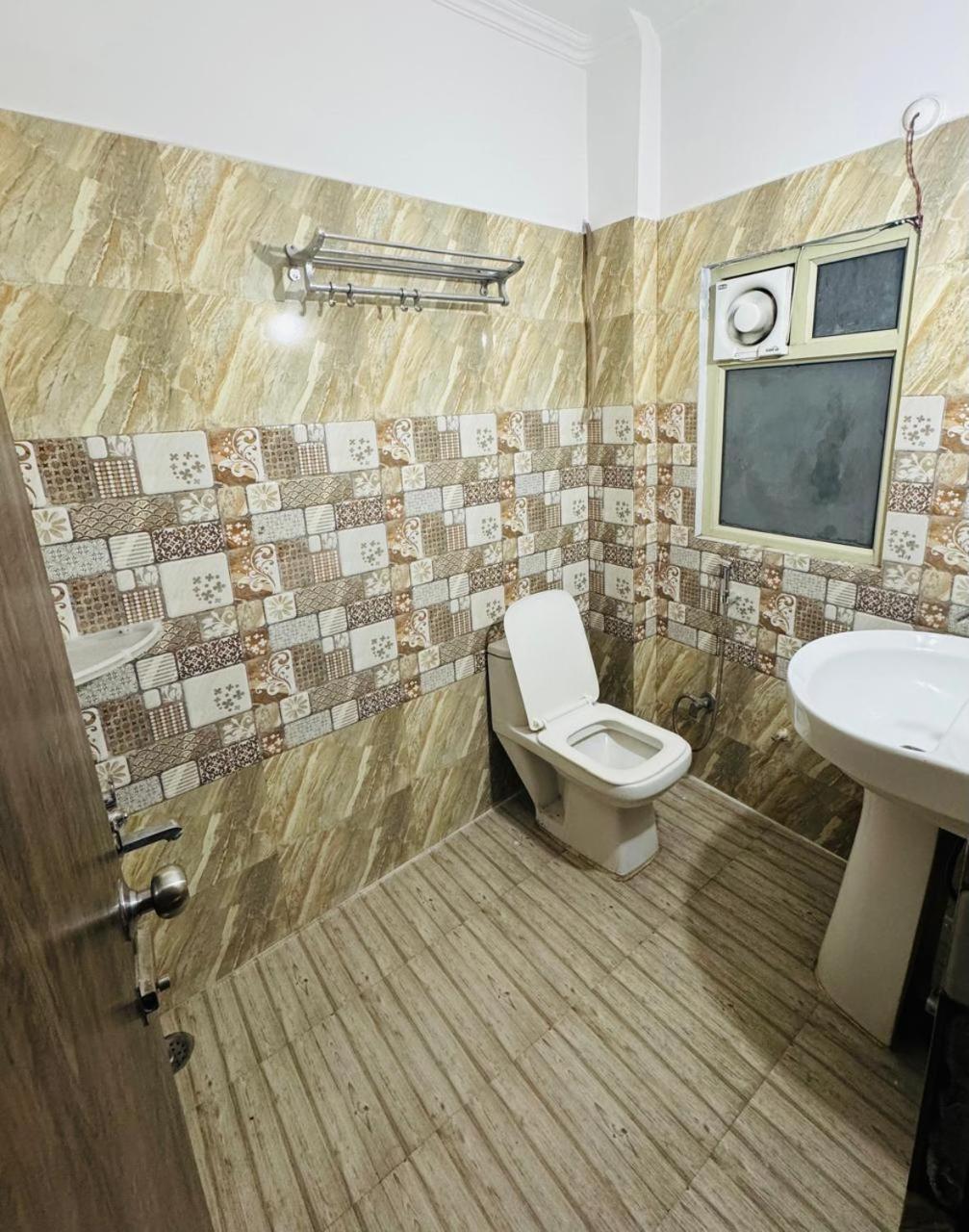 Hotel Pearl Inn Rudrapur Exterior photo