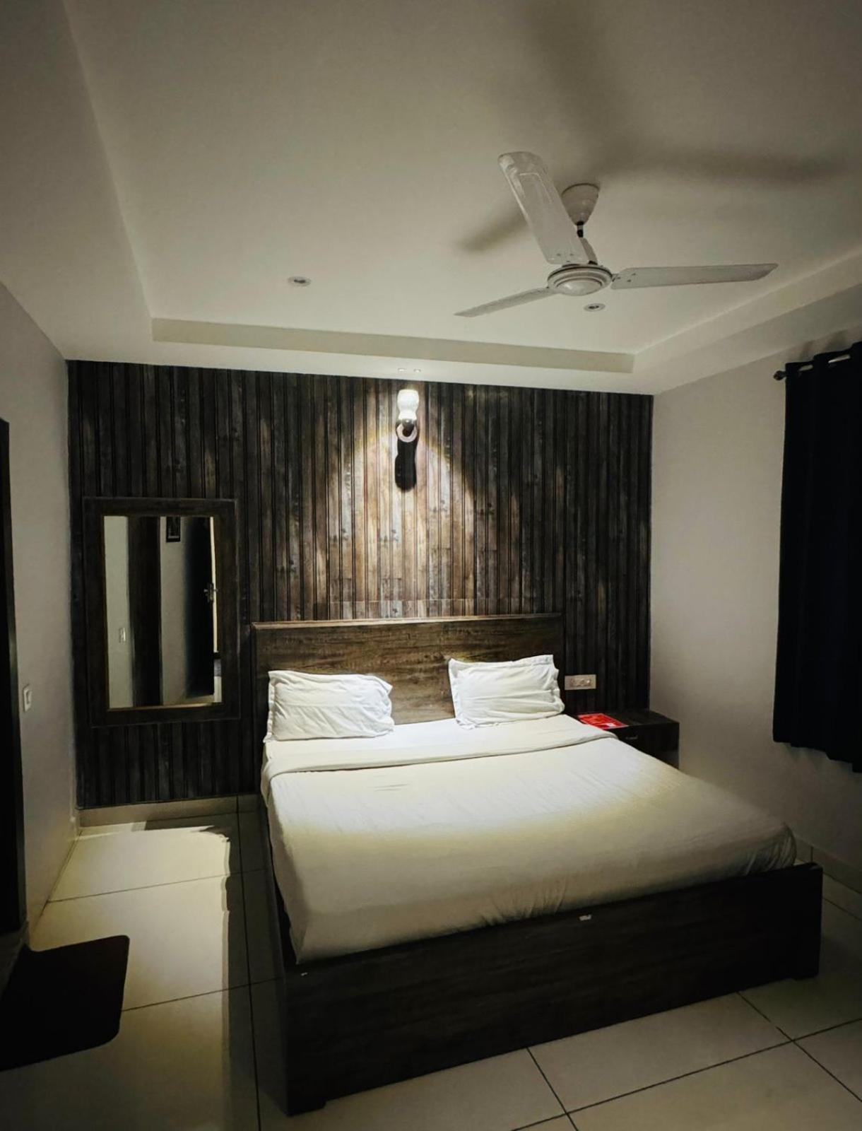 Hotel Pearl Inn Rudrapur Exterior photo